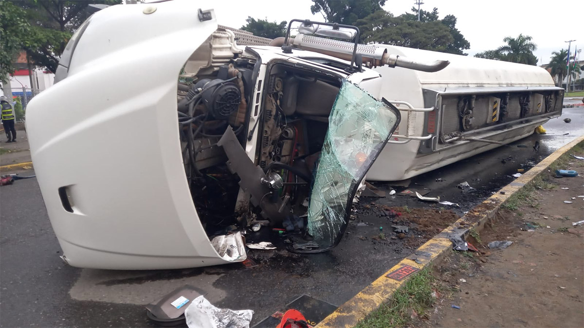 Emergencia por derrame de gasolina en Cali se superó tras 24 horas de trabajos