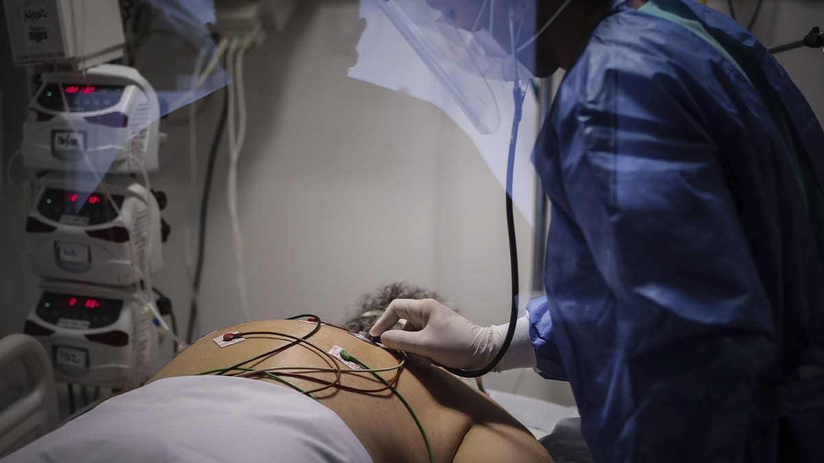 Lo que debe saber de la nueva variante del covid con múltiples mutaciones