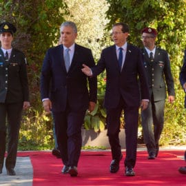 Duque dice que consiguió más de 3 mil millones de dólares para inversiones