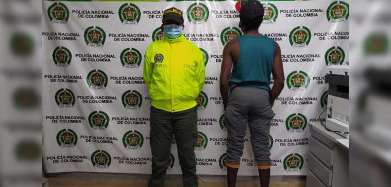 Menor de 15 años, acusado de robar a pareja de esposos y violar a la esposa