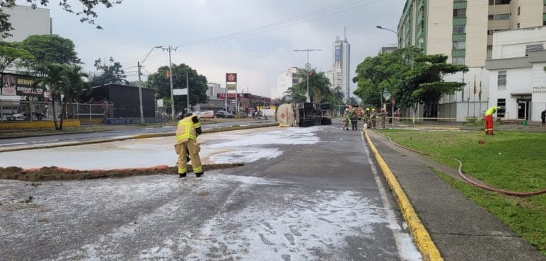 "No hay peligro en el consumo de agua por accidente con gasolina": Emcali