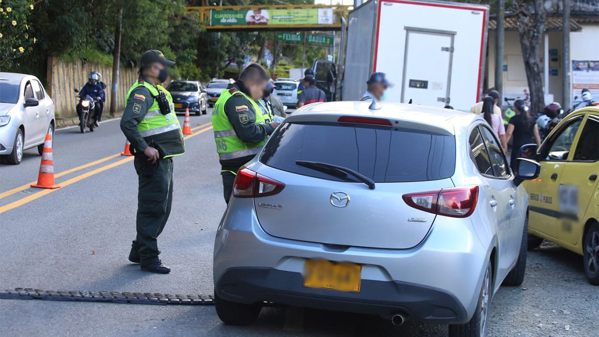Buscan a responsable robo de vehículo Kia en el barrio Las Granjas, sur de Cali