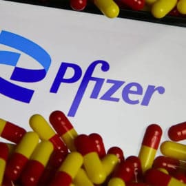 Una píldora de Pfizer reduce casi un 90 % el riesgo de muerte por covid-19