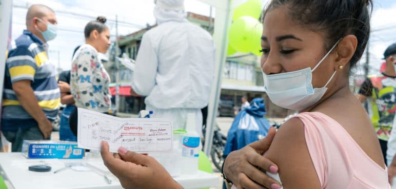 La vacunación contra el covid-19 llega a las comunas 13 y 21 de Cali