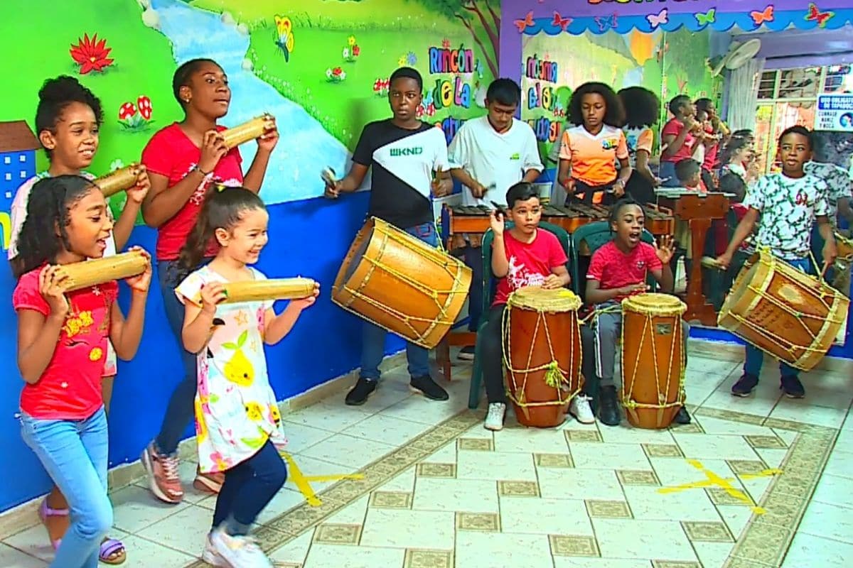 Encontrando las Raíces: Agrupación Ritmo del Este, las cantadoras