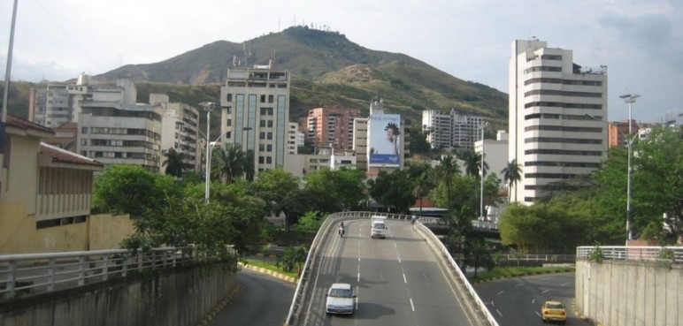 Para 2022 se realizarán mejoras viales en barrios de Cali