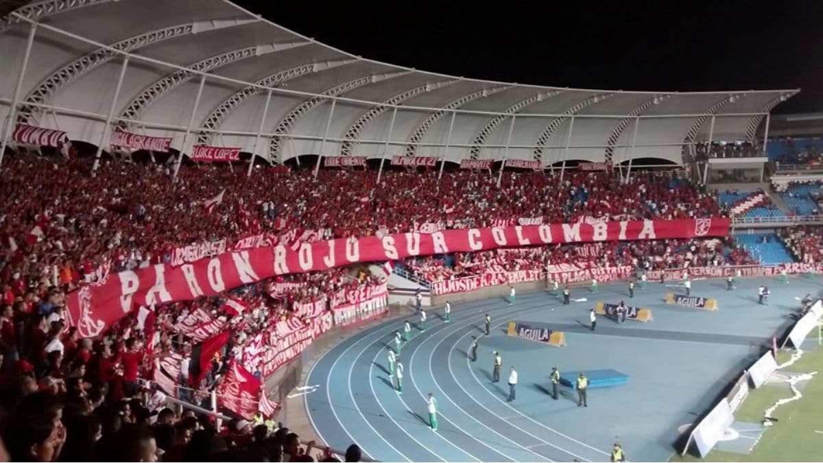 Hinchas ‘escarlatas’ sancionados podrán asistir el domingo al estadio