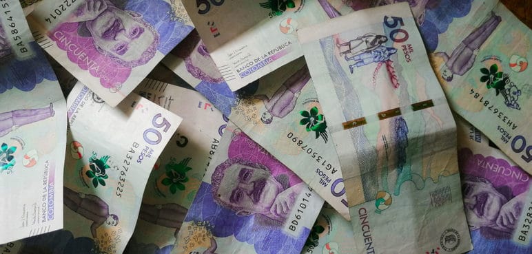 Definen aumento salarial del 7.26% a funcionarios del Estado