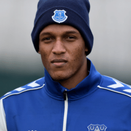 El defensor colombiano Yerry Mina podría llegar al Milan de Italia