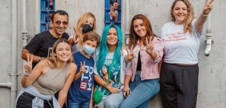 Karol G visitó a internas de la cárcel El Pedregal de Medellín