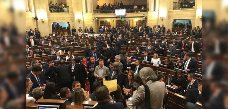 ¿Ley Mordaza?: a medianoche aprobaron artículo que afectaría a la prensa