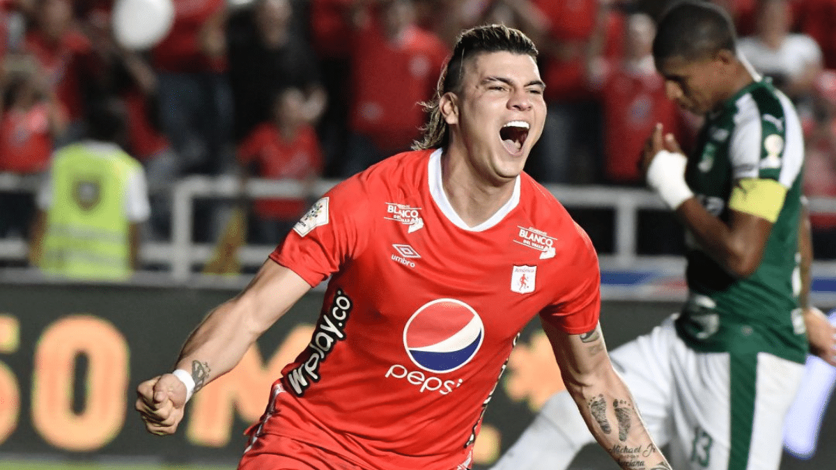 Edwin Cardona se deslumbró con lo hecho por la barra de América en el clásico