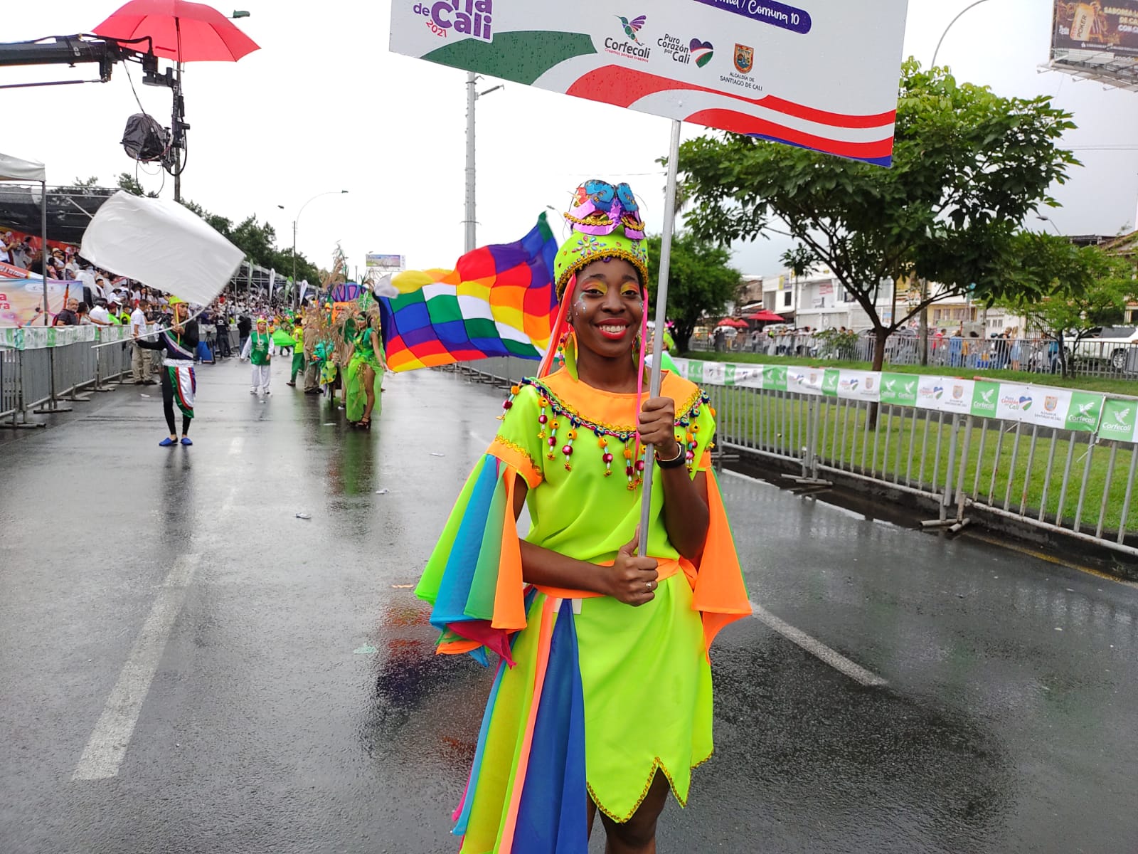 mucho-color-alegria-asi-vive-desfile-cali-viejo-feria-2021-28-12-2021-22