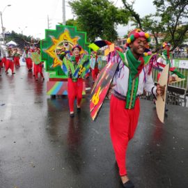 mucho-color-alegria-asi-vive-desfile-cali-viejo-feria-2021-28-12-2021-22