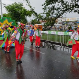 mucho-color-alegria-asi-vive-desfile-cali-viejo-feria-2021-28-12-2021-22
