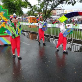 mucho-color-alegria-asi-vive-desfile-cali-viejo-feria-2021-28-12-2021-22