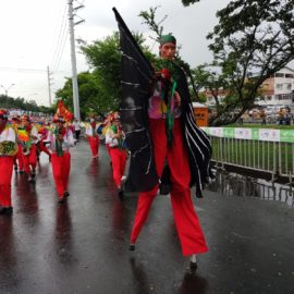 mucho-color-alegria-asi-vive-desfile-cali-viejo-feria-2021-28-12-2021-22