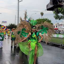 mucho-color-alegria-asi-vive-desfile-cali-viejo-feria-2021-28-12-2021-22