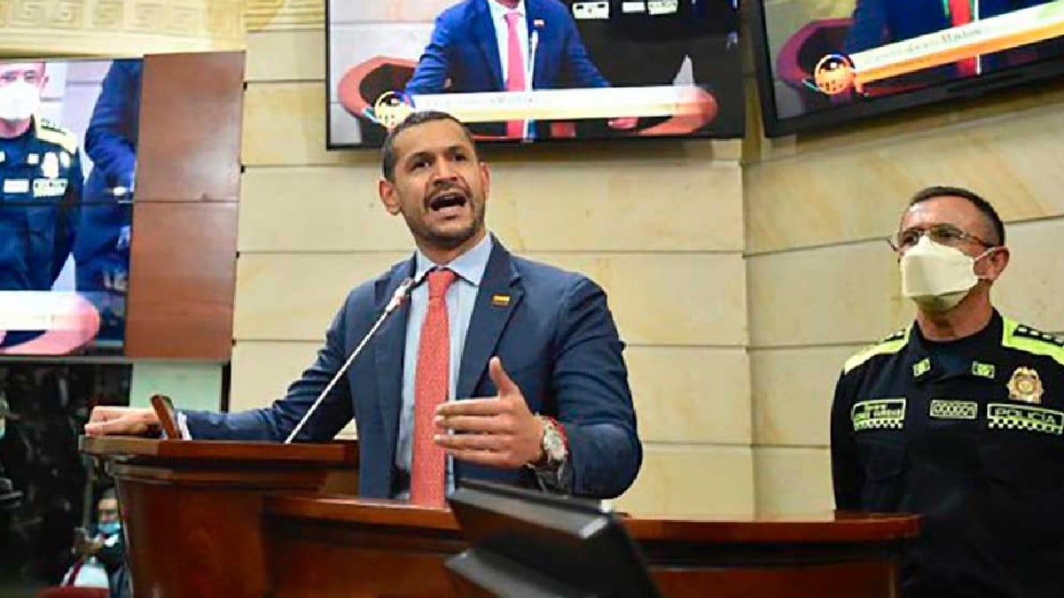"Con la Policía no se hace politiquería": presidente Duque