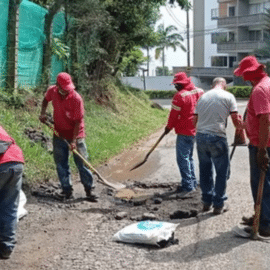 Alcaldía afirma que ha renovado 102 kilómetros de vías en Cali
