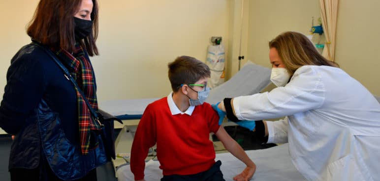 Iniciativa de la Secretaría de Salud para que los estudiantes en el Valle se vacunen