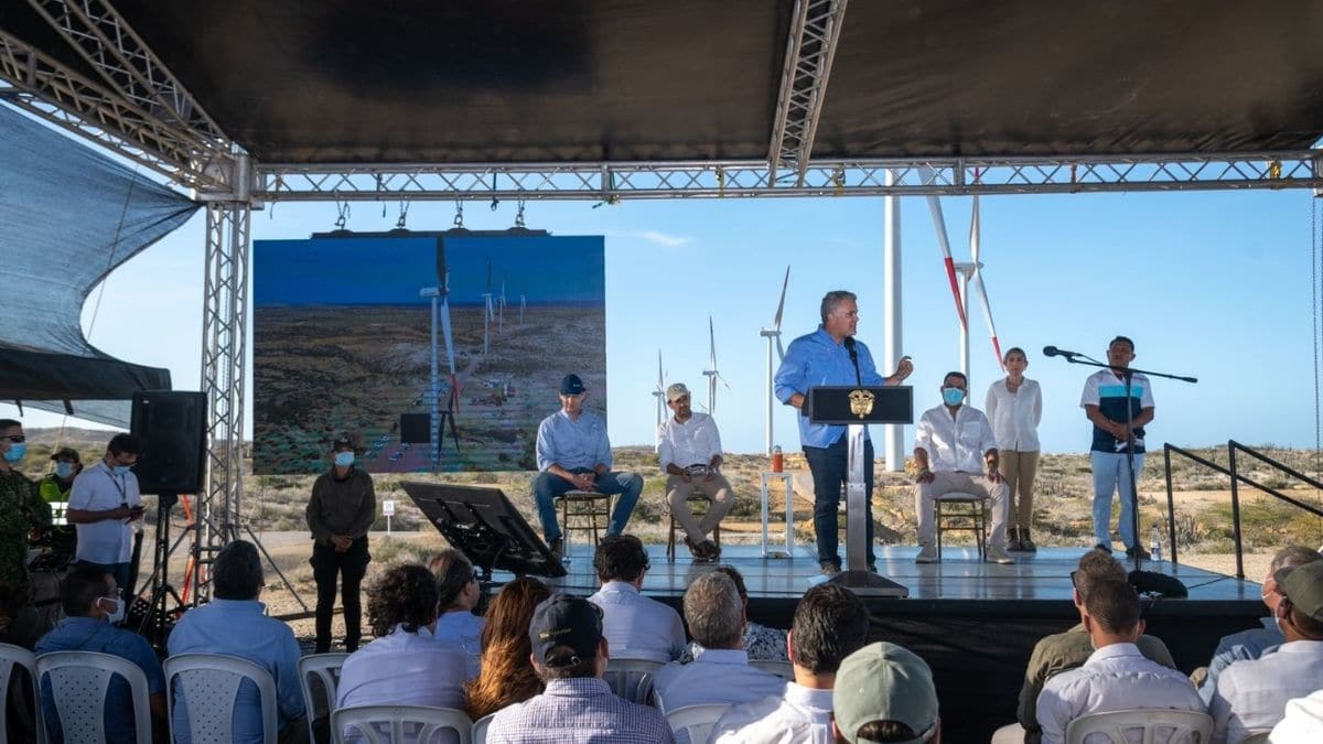 Realizan platón en instalaciones de la Superintendencia de salud en Cali