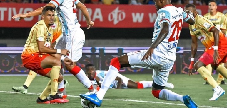 Empate agónico entre escarlatas y matecañas por la segunda fecha