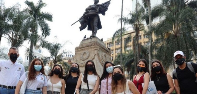 Estudiantes de todo el continente recorren las calles de Cali