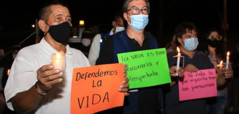 Comunidad en Villa del Sur realizó velatón por la paz