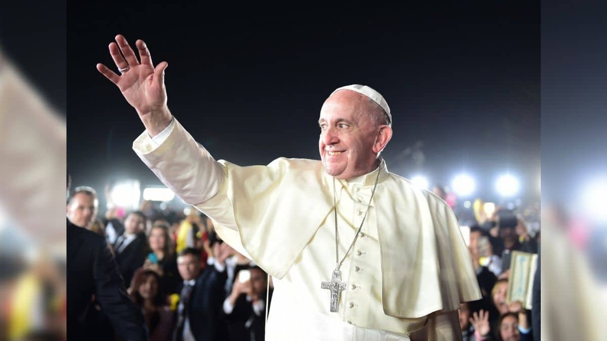 Debate por comentarios del Papa Francisco al llamar egoístas a quienes prefieren mascotas antes que hijos
