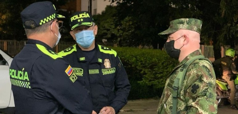 Balance del atentado contra camión de la Policía Nacional en Cali