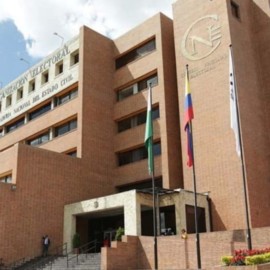 ¿Cuál es el paso final para las personas que inscribieron la cédula de forma virtual?
