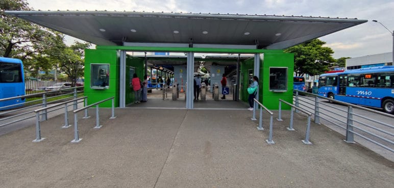 Acceso norte de estación Universidades del MÍO volvió a entrar en servicio