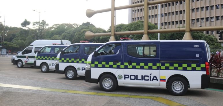 Alcaldía de Cali entregó 4 vehículos en apoyo a la Policía en operativos
