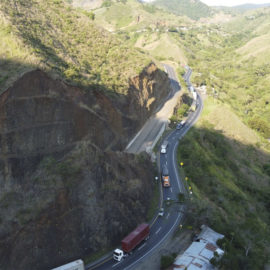 Entregaron otros 5 kilómetros de la doble calzada Buga-Buenaventura