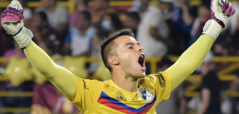 ¡'Guille', 'Guille'! El portero seguirá 'De Amores' con el arco 'verdiblanco'