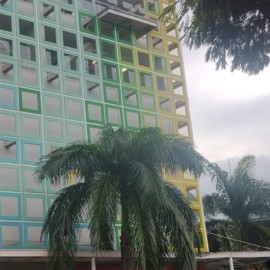 Hombre se habría lanzado de quinto piso del 'edifico de colores' al sur de Cali