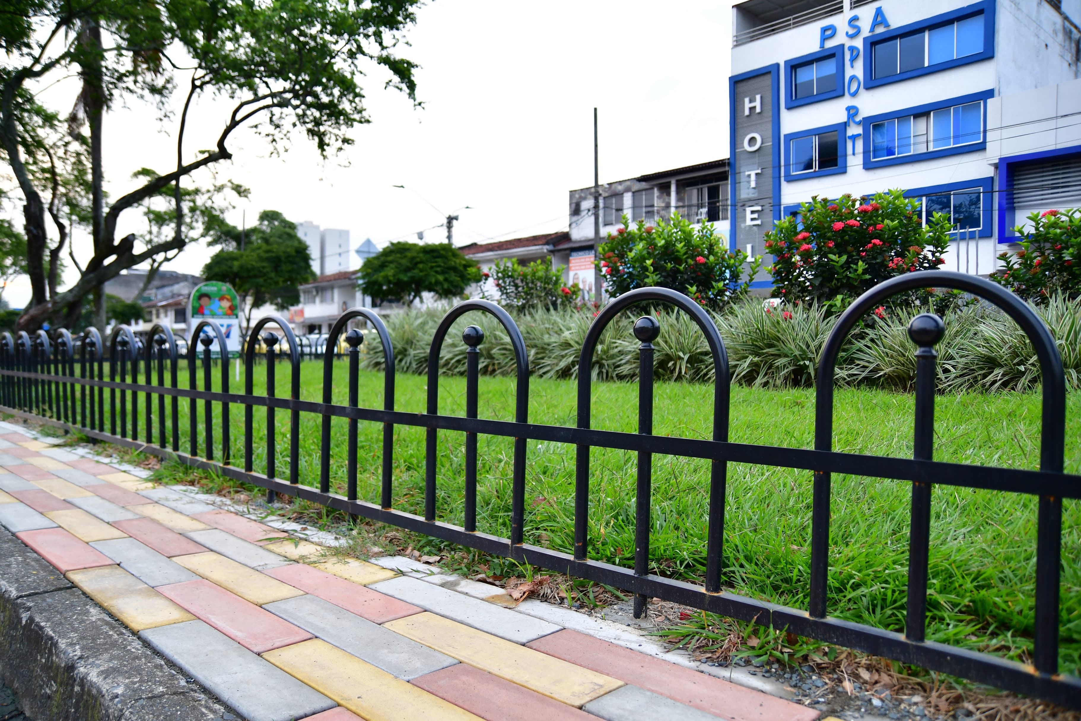 jardines-pasajes-coloridos-inclusivos-asi-es-nuevo-separador-vial-carrera-39-26-01-2022-1