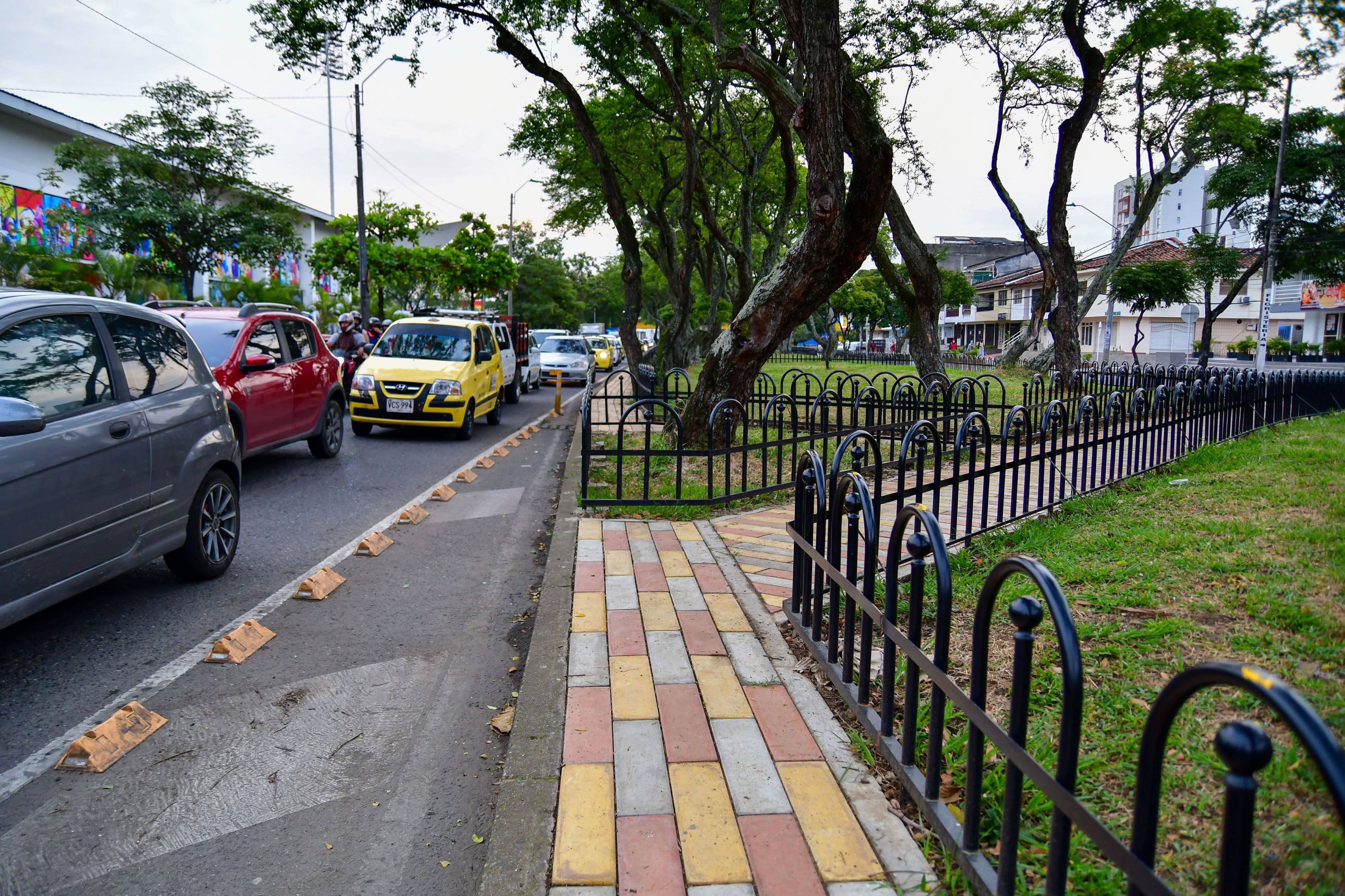 jardines-pasajes-coloridos-inclusivos-asi-es-nuevo-separador-vial-carrera-39-26-01-2022-5