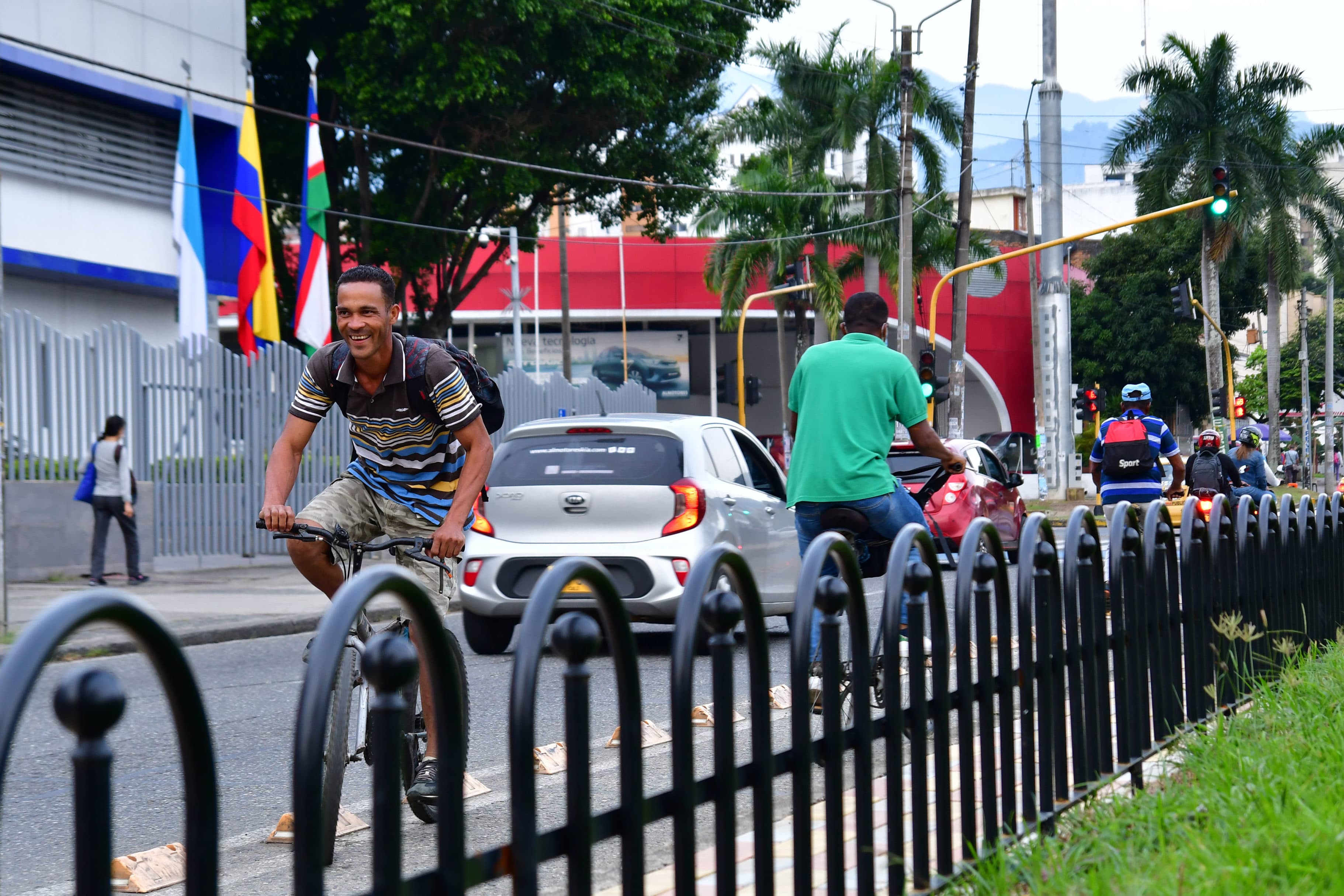 jardines-pasajes-coloridos-inclusivos-asi-es-nuevo-separador-vial-carrera-39-26-01-2022-8
