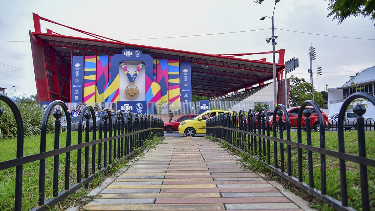 Jardines y pasajes coloridos inclusivos: así es el nuevo separador vial de la Carrera 39