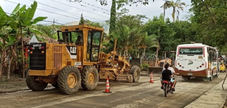Avanza recuperación de vías en Valle afectadas por la ola invernal