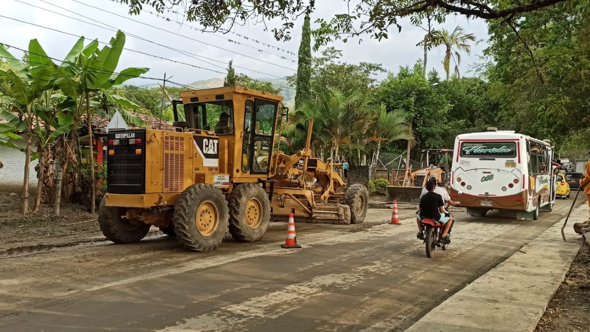 Avanza recuperación de vías en Valle afectadas por la ola invernal