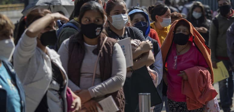 El mundo registra un nuevo récord de contagios diarios de covid: 3,4 millones