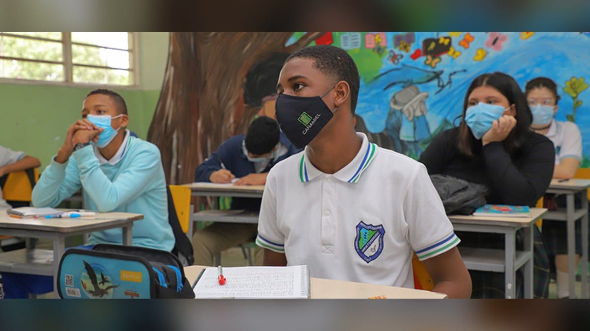 Unidades móviles de vacunación contra el Covid 19 llegarán a colegios de Cali