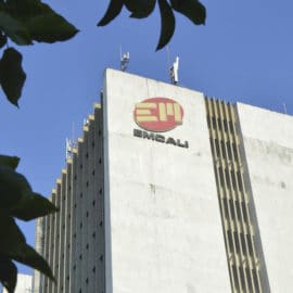 "Quien debe y no paga, se le corta": Emcali sobre corte de energía a Claro