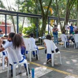 Unidades móviles de vacunación recorrerán colegios en Cali
