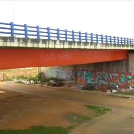 Habitantes denuncian inseguridad en el puente de la Av. Ciudad de Cali