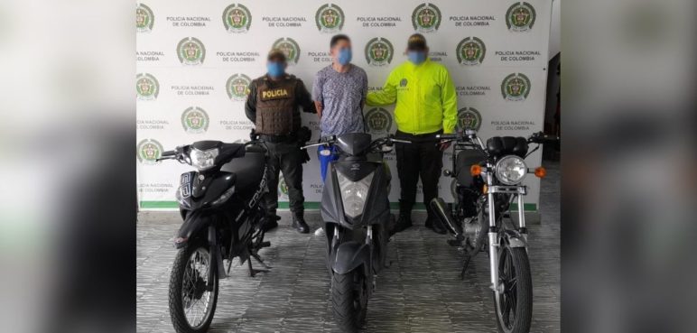 Un adulto es capturado y un adolescente aprehendido por hurto