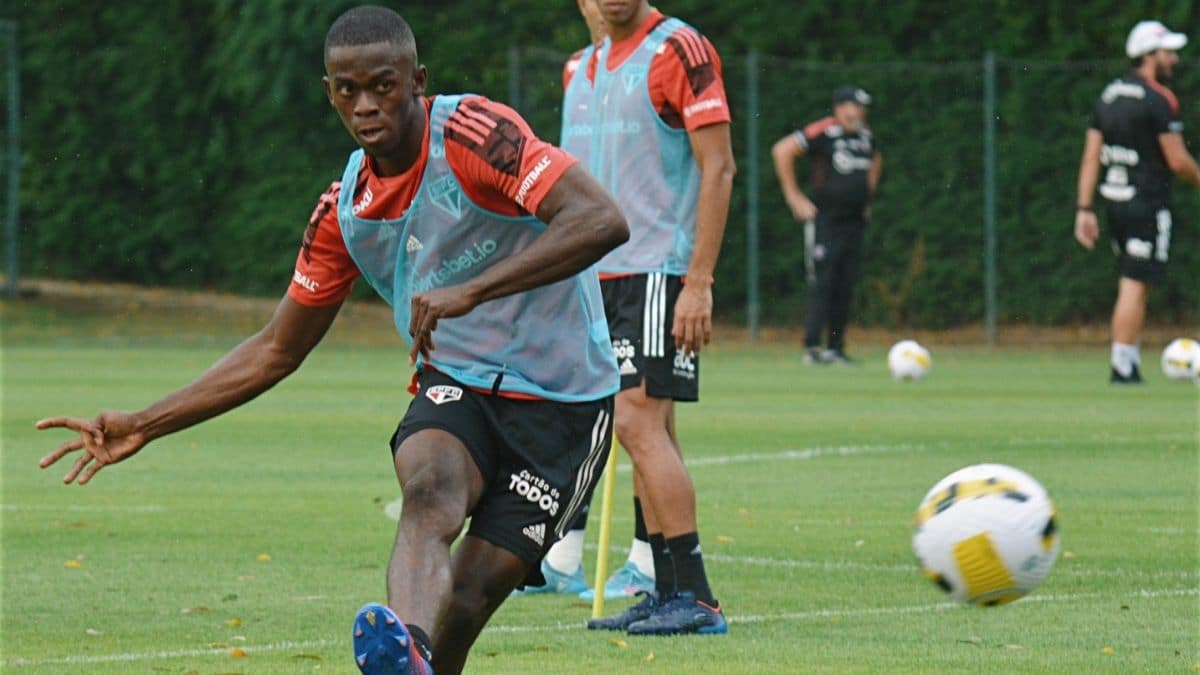 Manchester United en busca de promesas en las comunas de Cali